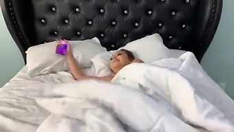 Amateur Gf'S Tight Pussy Gets The Attention It Deserves