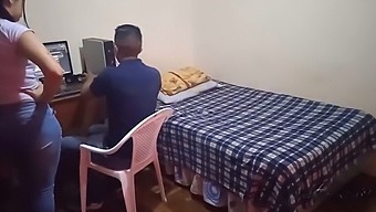 Kakak Tiri Mexicana Menangkap Saya Selingkuh Di Video Game Dan Berhubungan Seks Dengan Saya