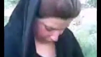 Arab Amateur Shows Off His Hijab Outside