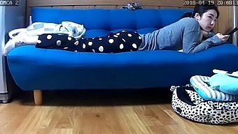 Crazy Korean Girl Gets On Webcam And Shows Off Her Skills