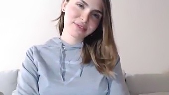 Beautiful Shemale Sissy Shows Off Her Big Lips And Tranny Skills