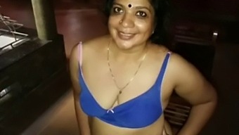 Mature Indian Mom Mallu Chechi Gives A Sensual Massage And Handsjob