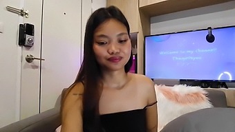 Abby2634'S Live Webcam Show: Wet And Ready For Action