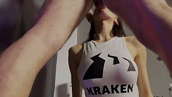 Sesso Violento E Deepthroat In Una Fantasia Di Caldo Fratellastro