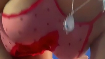 Luna Bella Og Rike Har Intens Seksuell Opplevelse